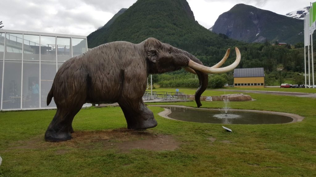 Norwegian Glacier Museum , Mammoth